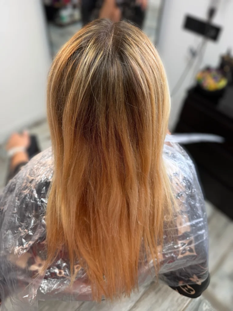 Выраженный тёплый Total Blonde до коррекции тонированием